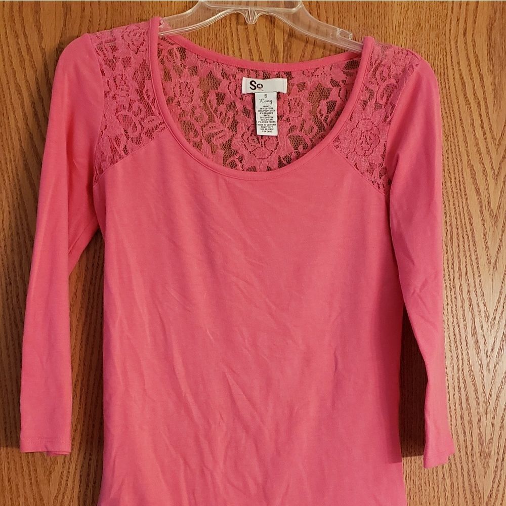 SO Beautiful Pink Top with Lacy Shoulders/Back S